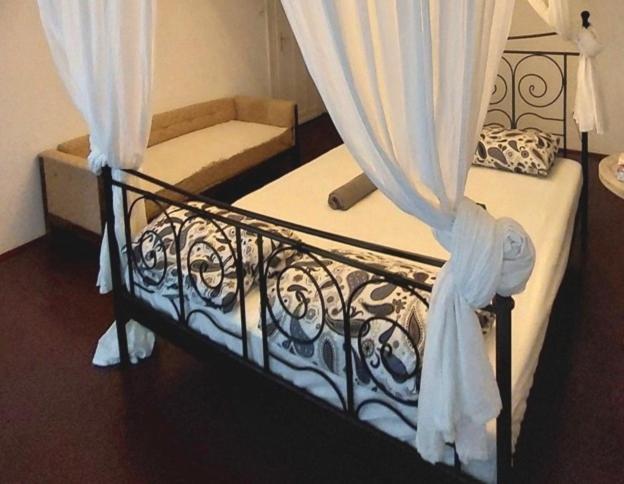 Purple Romantic Apartament